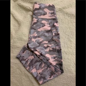 Fabletics Mila/On The Go High Waisted Capri Leggings